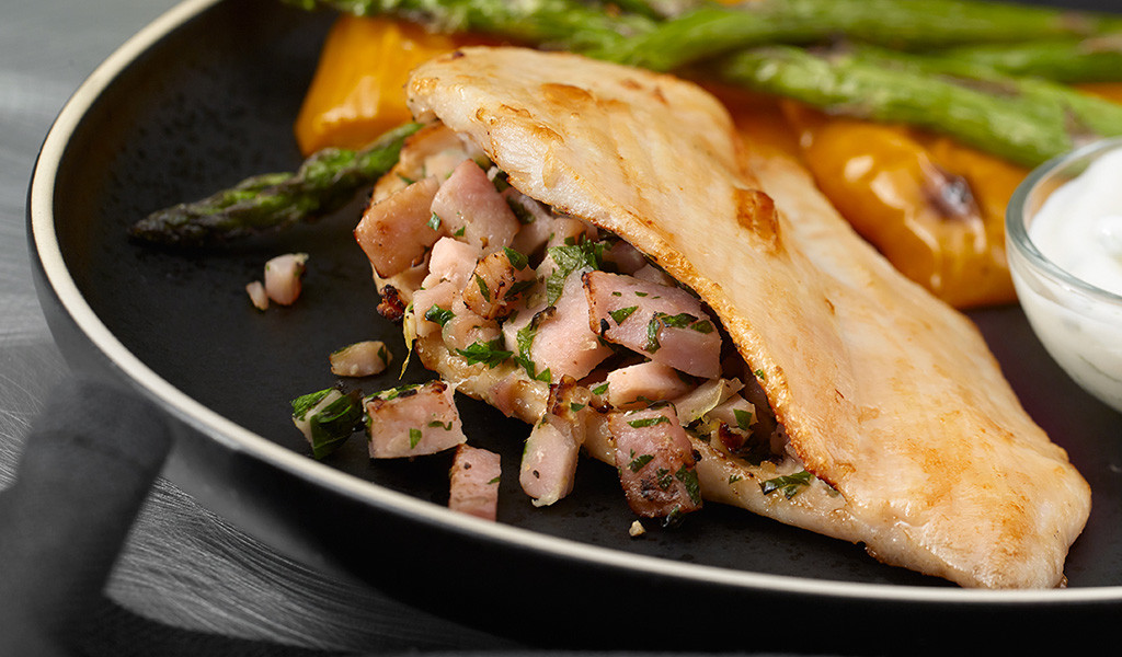 Olymel chicken breasts stuffed with ham, mint yogurt sauce